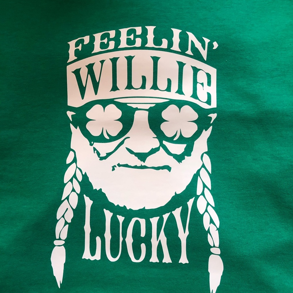 “Feelin’ Willie Lucky” 🍀 unisex tee
